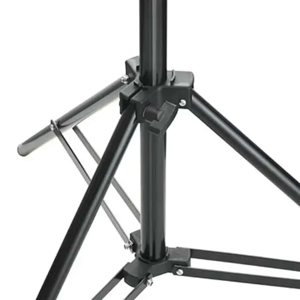 Attrezzatura per studio fotografico con sfondo, lampade e ombrelli - number 5.